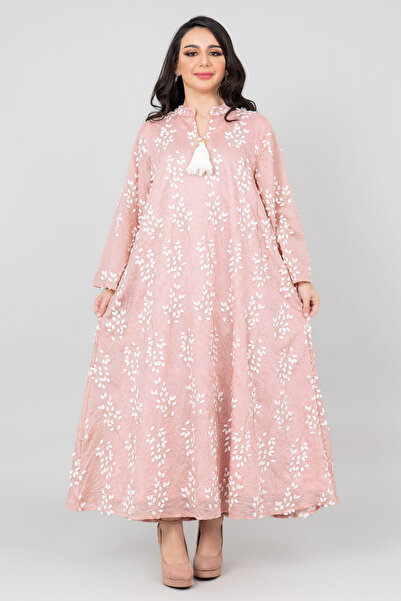 IKKXA جلابية مطرزة بـ Petal Grace