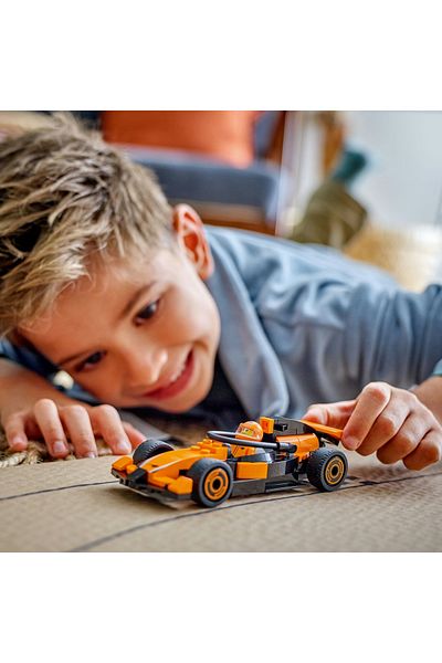 LEGO LEGO City set - F1 driver with McLaren racing car (60442)