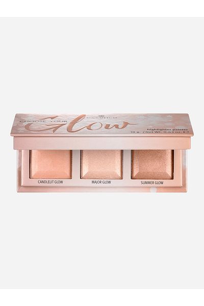Essence اختاري لوحة الهايلايتر المتوهجة الخاصة بك