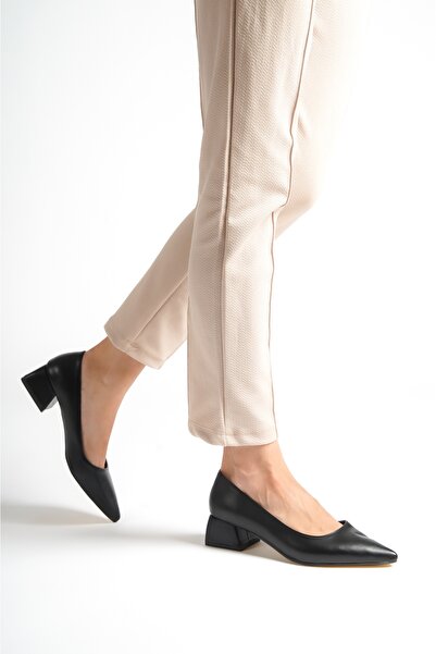 DURUNUN BUTİĞİ Pantofi casual Jark, negru, cu vârf ascuțit, cu toc scurt (4 cm).