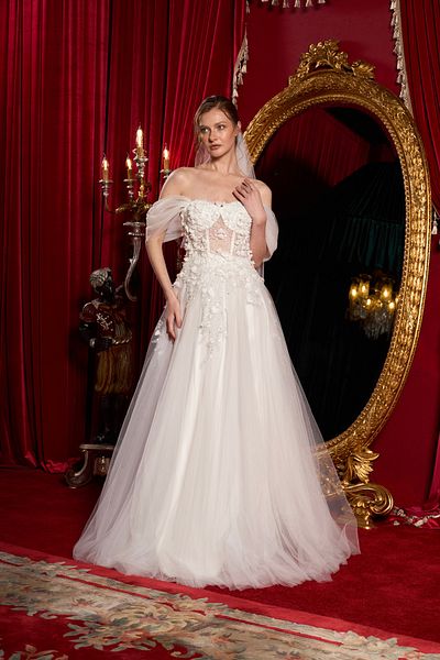 Lenta Moda White Three-Dimensional Lace Detailed Maxi Length Evening Dress and Engagement Dress