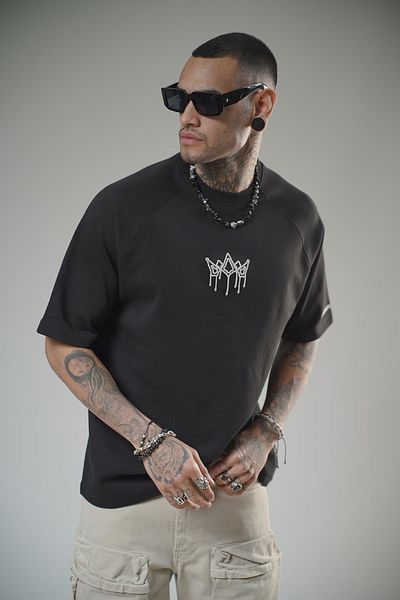 king brich Μπλουζάκι Unisex Oversize Fit με λογότυπο στο μπροστινό μέρος και λεπτομέρεια κεντήματος Raglan Sleeve