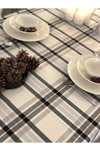 Lucien Home مفرش طاولة قطني منقوش باللون الأسود