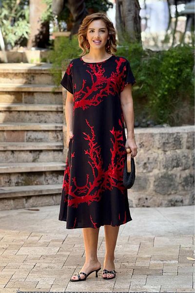 Nevin Kaya Moda Rochie cu model de mare de culoare neagră roșie