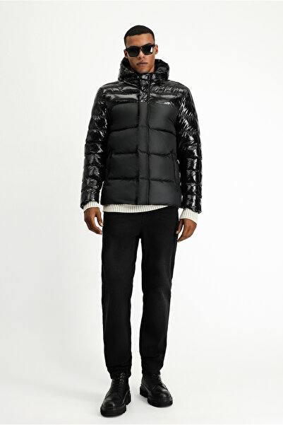 Kiğılı Винилова яке с качулка и тясна кройка