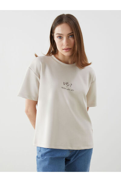 LC Waikiki RMZ GİYİM FARKIYA تي شيرت نسائي مطبوع بياقة روبا