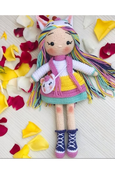 elimdeki sanat Tubicraft amigrumi unicorn kostümlü bebek