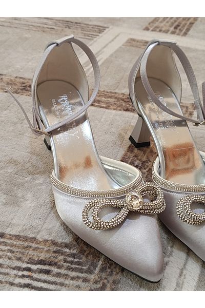 Renasay shose Pantofi de damă cu toc stiletto din satin argintiu cu fundă