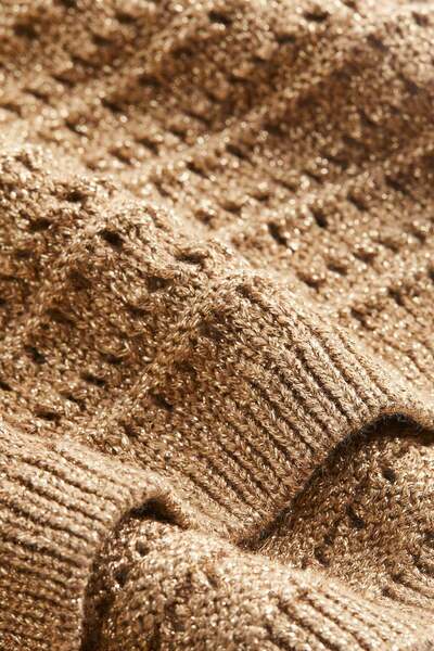 H&M شورت لامع بمظهر الكروشيه