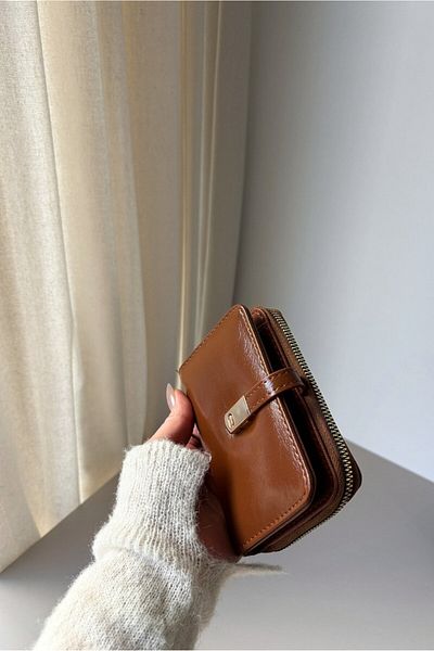 Yuka Atelier Jill Vintage Model Shiny Faux Leather Wallet