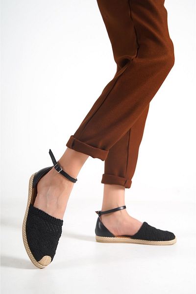 Lisinya Black Braided Sandals