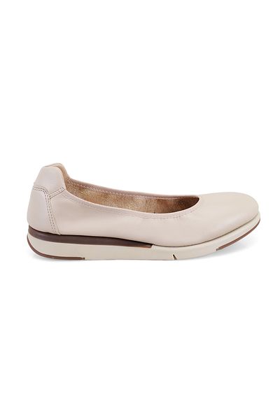 Desa Women's Beige Comfort Leather Ballerinas