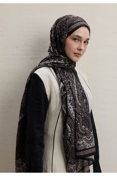 Fresh Black Zaire Pattern Shawl