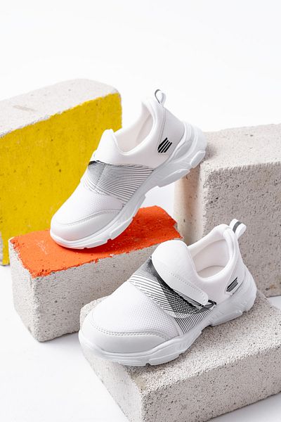 Slipcat Unisex Kids Laceless Comfortable Flexible Daily Sneaker Sports Shoes