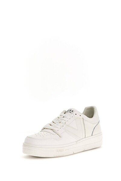 Guess حذاء رياضي نسائي من الجلد من Ancie