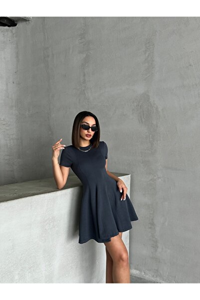 BEJNA Anthrazitfarbenes Damen-Minikleid aus weichem Stoff mit taillierter Passform