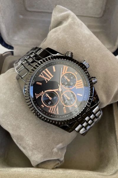 Leerybee Add Value to Every Moment with Unique Designs: Unisex Wristwatch