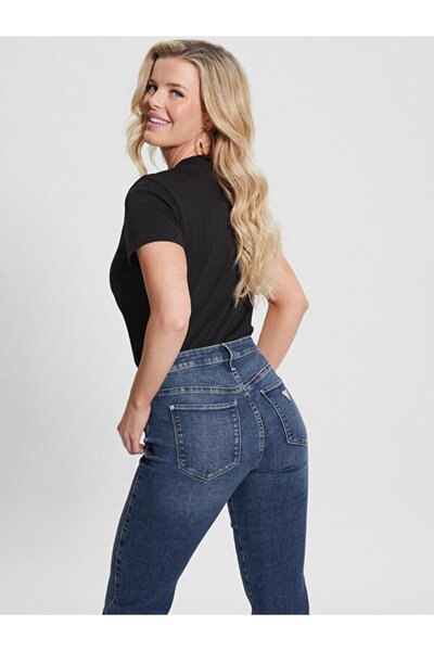 Guess Κλασικό γυναικείο μπλουζάκι Regular Fit