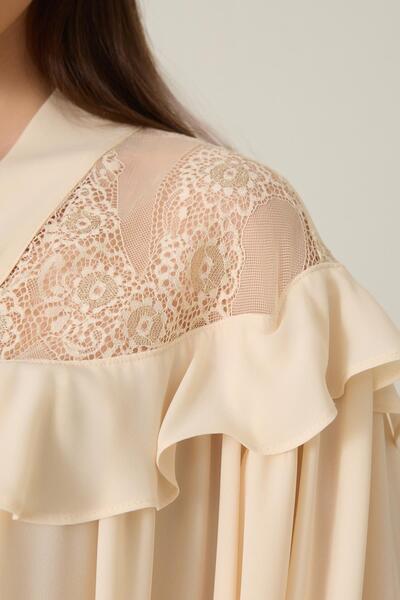 Setre Μακρυμάνικη μπλούζα με δαντέλα και λεπτομέρεια με κορδόνια σε βουτυρία χρώμα