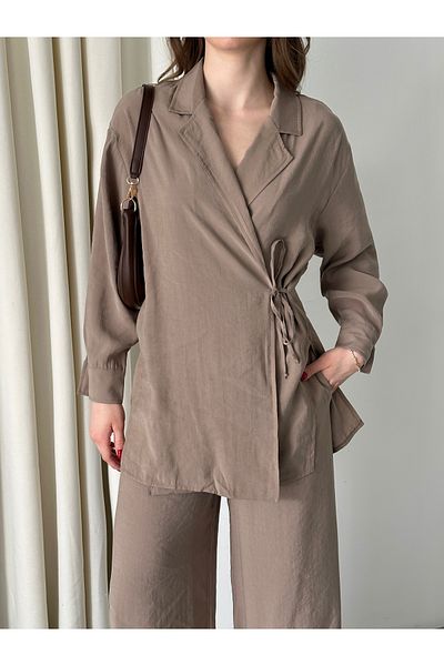 Laluvia Dunkelbeiger Kimono-Anzug mit Kragen und Schnürung – 8459
