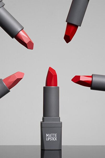 Alix Avien Yoğun Renk Veren Uzun Süre Kalıcı Nemlendirici Kadifemsi Mat Ruj - Matte Lipstick 422 Wild Red