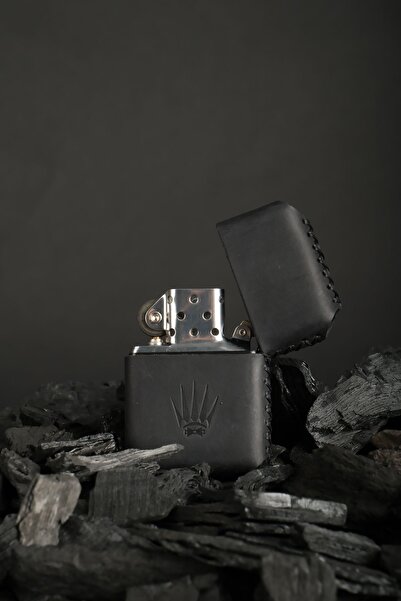 WATCHOFROYAL HAKİKİ DERİ MAT SİYAH KILIFLI BENZİNLİ ÇAKMAK