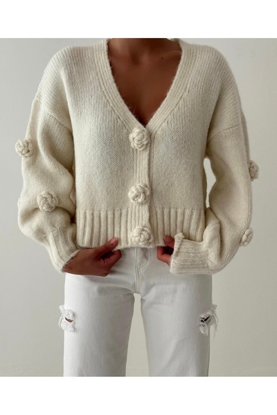 foto Cardigan tricotat manual cu detaliu de trandafir, cu închidere cu capse,...