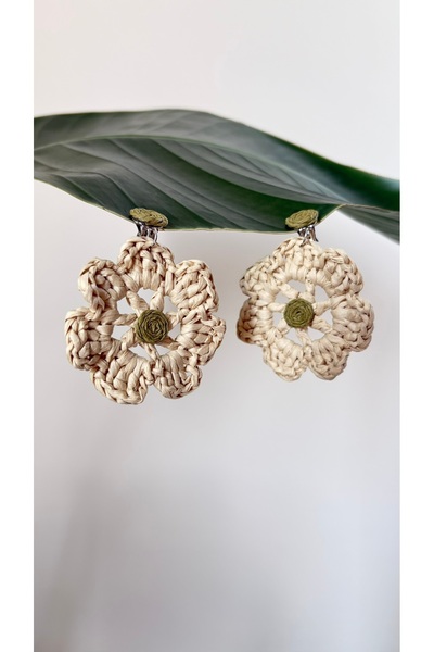 BAGS أقراط دينيس المصنوعة يدويًا ذات الزهور الخاصة بشهر نوفمبر