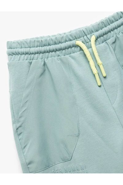 Koton Pantaloni scurți pentru băiat, verde, din bumbac, cu șireturi, cu buzunare 5skb40032tk