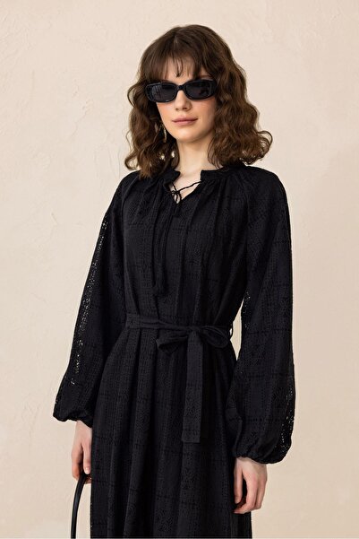 Olcay Šaty z guipure s volánovou sukní ČERNÁ 9295-E