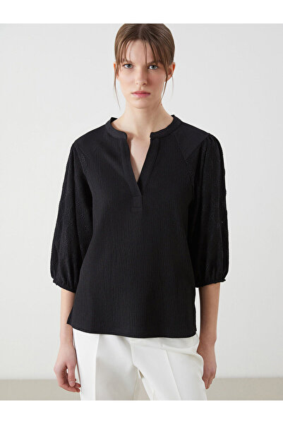 LC Waikiki Kaçık Yaka Nakışlı Kadın Bluz