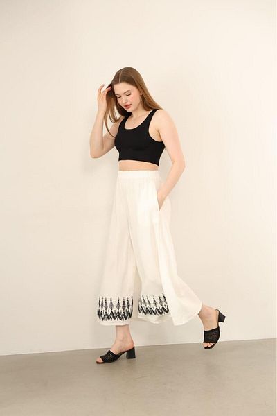Güler Casual Embroidered Loose Cut White Trousers