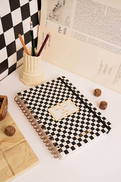 Matt Notebook Blocnotes B5 cu spirală elastică 17x24 cm model de șah