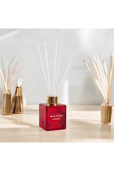 homeartplus Kokulu 100 ml Kare Kırmızı Renk Oda Kokusu Beyaz Çubuklu