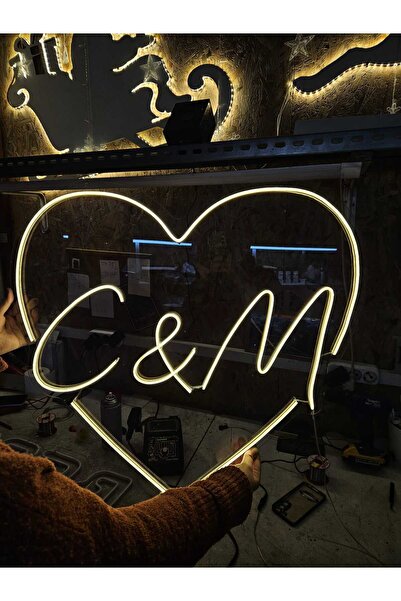En Güzel Günde Neon Tabela Kalp Isimli Işıklı Neon Led Duvar Dekarasyon 80*80 Cm