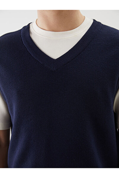 LC Waikiki Lacivert Standart Kalıp V Yaka Erkek Triko Süveter