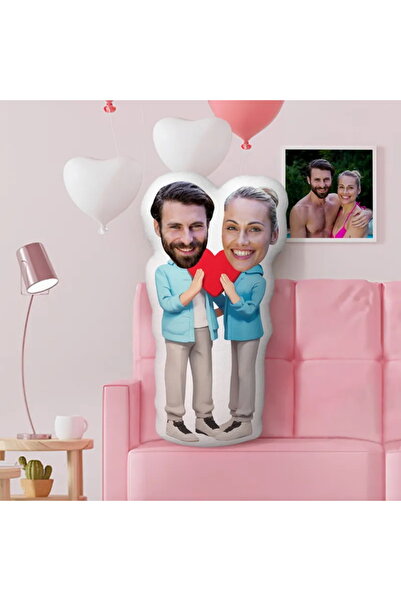 Hediyefoni Kalp Tutan Aşıklar Şekilli Yastık