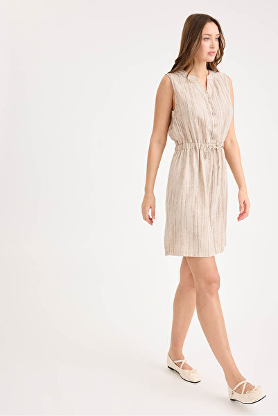 Vitrin Φόρεμα με μοτίβο με κουμπιά μπροστά και δεμένη μέση