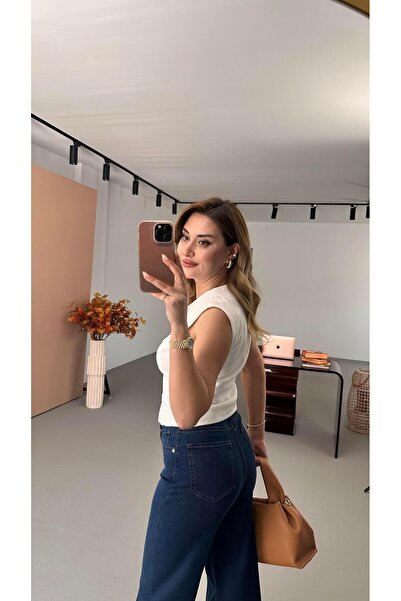 Sezgi Tekin Λεπτομέρεια στολίδι με επένδυση λευκό γιλέκο