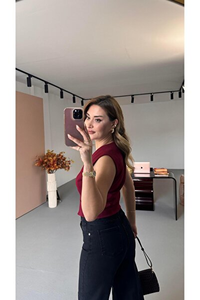 Sezgi Tekin Διακοσμητικό γιλέκο με λεπτομέρεια τσέπης, με επένδυση σε μπορντό χρώμα