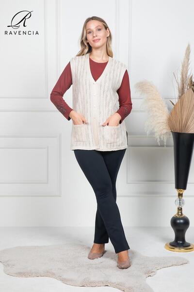 Ravencia Women's Thin Middle-Aged and Older Knitwear Knitted Buttoned Cream Color Mother Vest