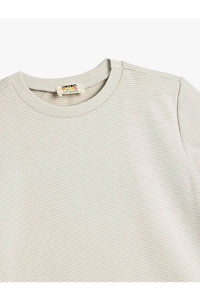 Koton Graues Jungen-T-Shirt aus Baumwolle mit kurzen Ärmeln und Rundhalsausschnitt 5skb10010tk