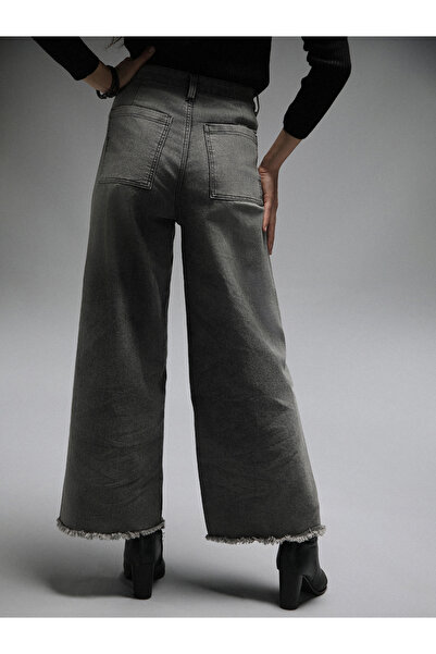 High Star By Styli High Rise Faded Flared Jeans with Raw Edge Hem