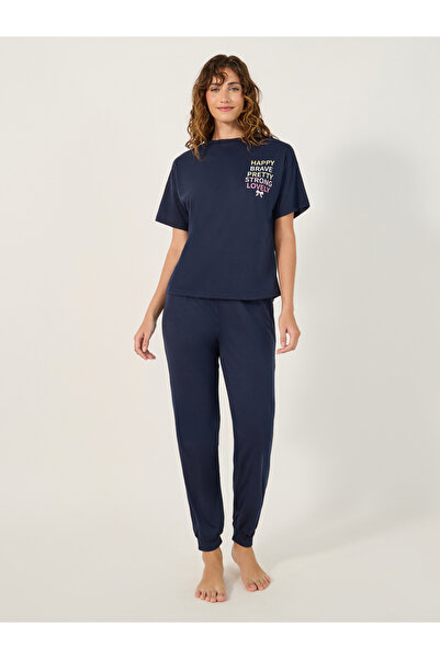 Styli طقم بيجاما وتيشيرت بياقة دائرية وطبعة شعار