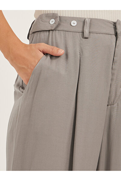 Styli Solid Pleated Wide Leg Pants with Belt Loops