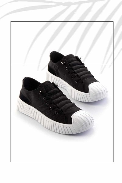 NORTH OF WILD Black White Women's Sneaker K01175127404