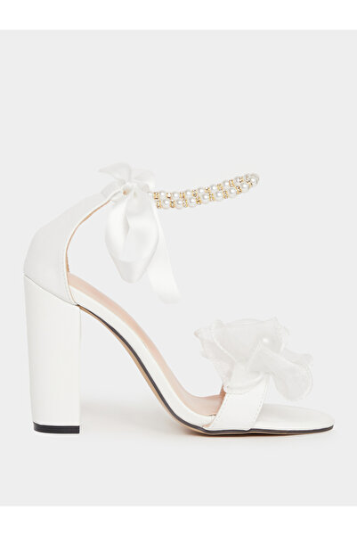 Styli صندل بكعب سميك مزين باللؤلؤ الصناعي والزهور