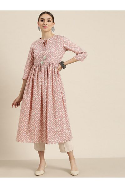 Sassafras By Styli كورتا بطبعة بوهيمية وتفاصيل مجمعة ورباط حول الرقبة