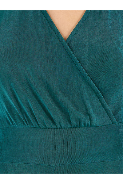 Styli Solid Straight Leg V Neck Stretchy Jumpsuit