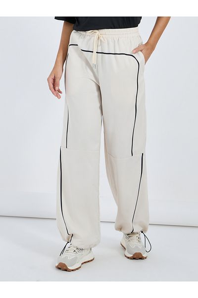 Styli Contrast Piping Detail Toggle Hem Relaxed Fit Pants